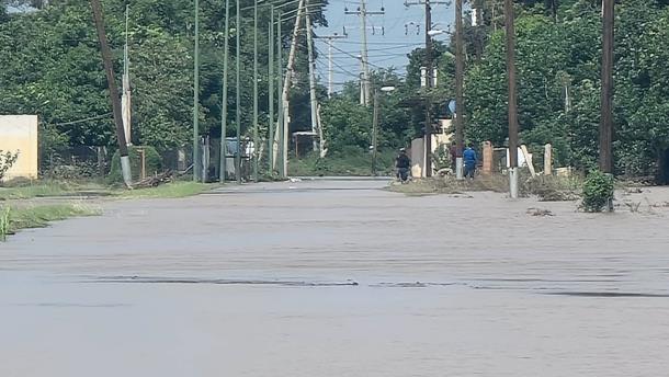 Emergencia en Navolato; dos comunidades siguen inundadas por efectos de «Norma»