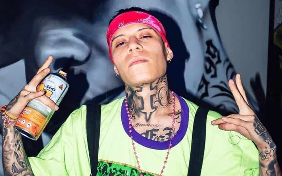 Santa Fe Klan recuerda haber robado cabina de teléfono y lo critican en redes. | FOTO: Twitter.