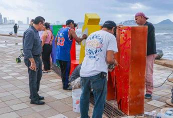 Obras Públicas rehabilita letras de Mazatlán