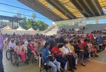 Hay que servir sin andar buscando colores: Alcalde de Mazatlán tras entrega de apoyos a personas con capacidades diferentes