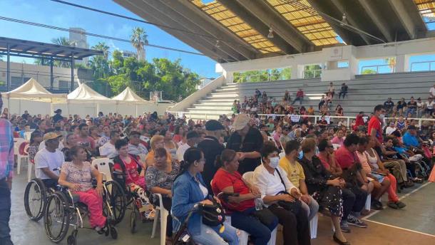 Hay que servir sin andar buscando colores: Alcalde de Mazatlán tras entrega de apoyos a personas con capacidades diferentes