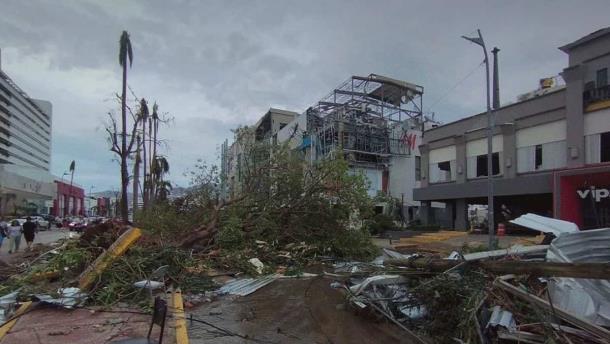 AMLO: Aumenta la cifra de muertos y desaparecidos por el huracán «Otis» en Acapulco