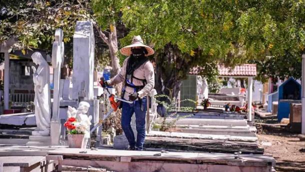 Prohíben música y bebidas alcohólicas en panteones de Mazatlán