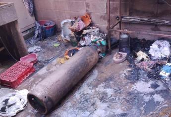 Explota casa de Los Mochis por acumulación de gas y deja pérdidas totales