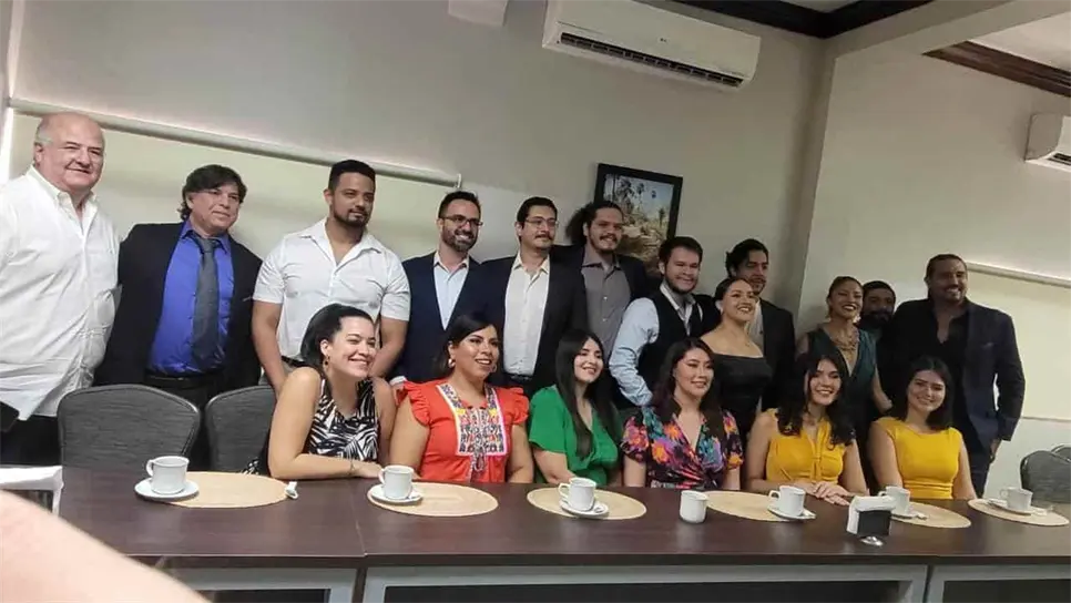 Todo el elenco de la ópera que se presentará en el Teatro Ingenio.