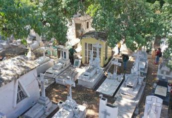 Prohibirán paso de vehículos a panteones en Culiacán durante el Día de Muertos