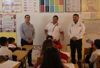 Entregan apoyos a primaria de Badiraguato