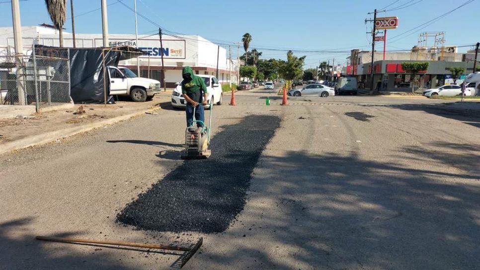 Reparan baches en calles y carreteras de Ahome que dejó la tormenta «Norma»