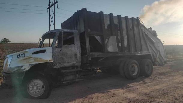 Camión recolector de basura se incendia en la México 15