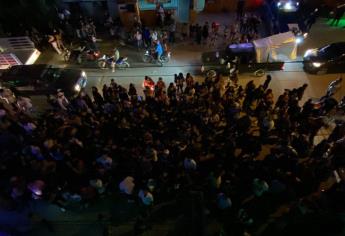 Llueven dulces en la colonia Madero en Mazatlán para niños de escasos recursos 
