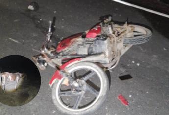 Muere motociclista al chocar contra un caballo en una carretera de Guasave