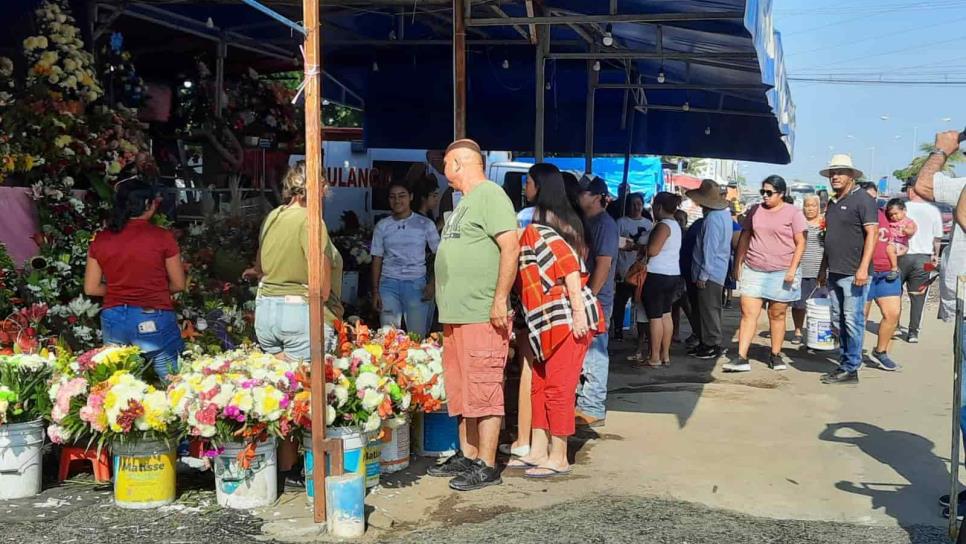 Se agota la flor de Cempasúchil en panteones y negocios de Mazatlán