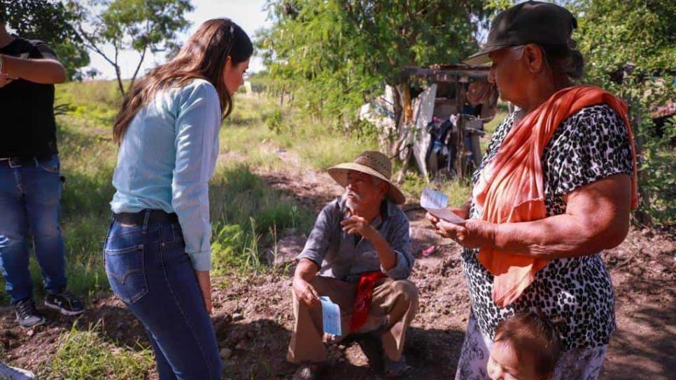 Entrega DIF Bienestar apoyos económicos a familias del sur de Culiacán que resultaron afectadas por la tormenta Norma