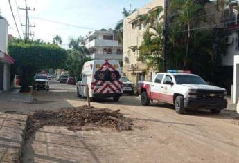 Rescatan a una familia al incendiarse su casa en Mazatlán