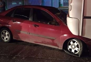 Accidente nocturno en Mazatlán: Conductor se da a la fuga