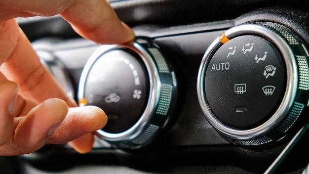 Cuatro trucos para mejorar el funcionamiento del aire acondicionado de tu auto
