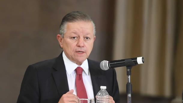 Arturo Zaldívar presenta su renuncia como ministro de la Corte