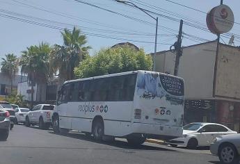 Chofer de camión abandona a pasajeros a media ruta porque lo amonestaron en Los Mochis