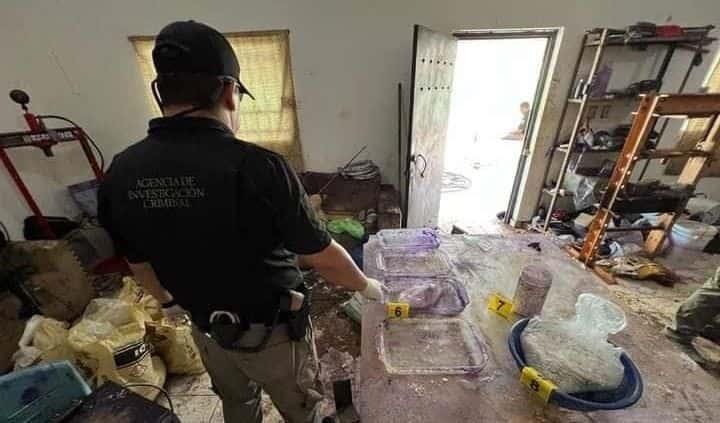 FGR asegura domicilio utilizado como «cocina» para elaboración de droga en San Lorenzo, Culiacán FGR asegura domicilio utilizado como «cocina» para elaboración de droga en San Lorenzo, Culiacán