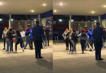 Mujer recibe un «batazo» tras pelea durante el partido de Sultanes y Algodoneros