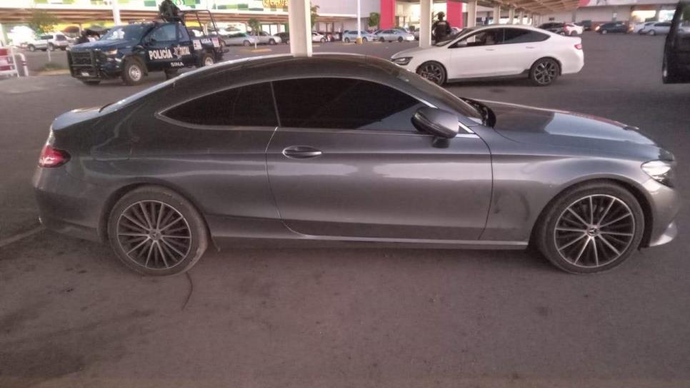 Policías Estatales del Grupo Élite recupera un Mercedes Benz con reporte de robo