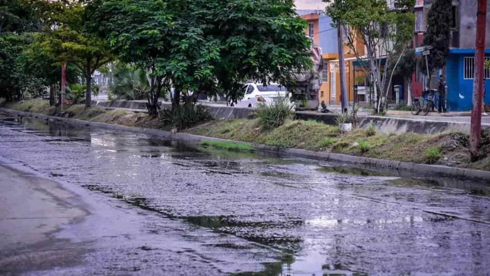 Alcalde de Mazatlán gestiona ante Rocha Moya recursos para reparar el drenaje