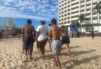 Policía Acuática rescata a cuatro turistas en Mazatlán