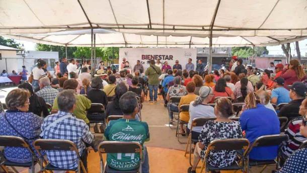 «Feria del Bienestar» atiende a vecinos de la Tabachines en Los Mochis