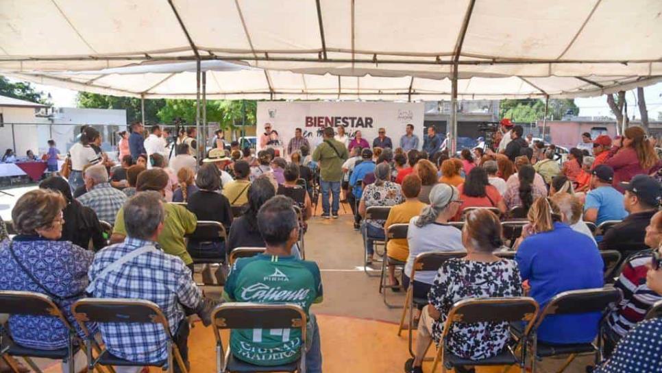 «Feria del Bienestar» atiende a vecinos de la Tabachines en Los Mochis