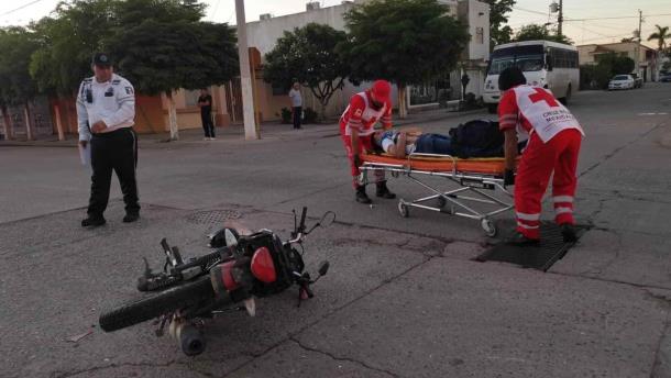 Luis Ángel iba a la maquila pero terminó en el hospital tras chocar en su moto