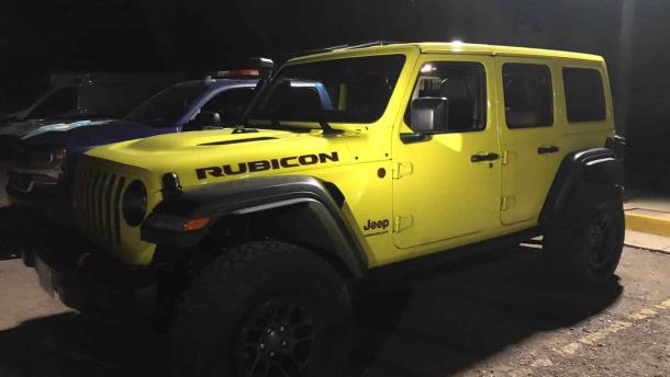 Detienen a sujeto en posesión de auto robado en Culiacán