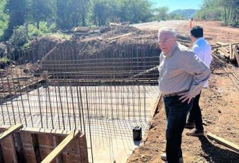 De Culiacán hasta Mocorito, Rocha Moya supervisa pavimentación de carreteras 