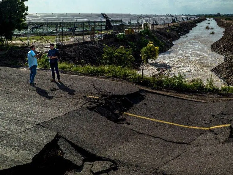 Una de las carreteras dañadas por la tormenta.
