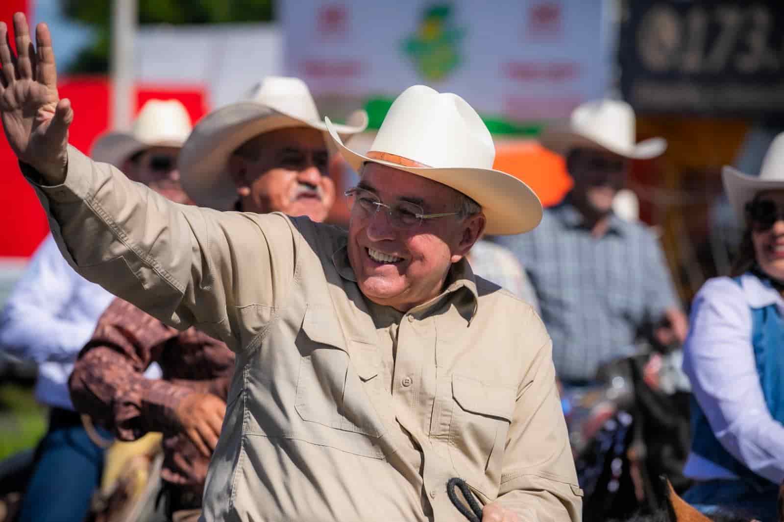 Rubén Rocha Moya en la última cabalgata. FOTO: Gobierno de Sinaloa.