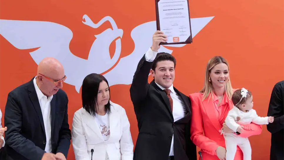 Samuel García se registra como precandidato a la Presidencia de la República.