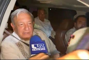 Llega AMLO a Culiacán y Rocha Moya lo recibe