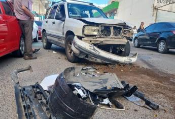 Cuatro personas heridas dejó un encontronazo a las afueras de una primaria de Culiacán 