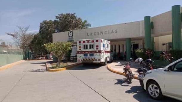 Choque de motocicletas deja tres estudiantes lesionadas en la comunidad de Barrón, en Mazatlán