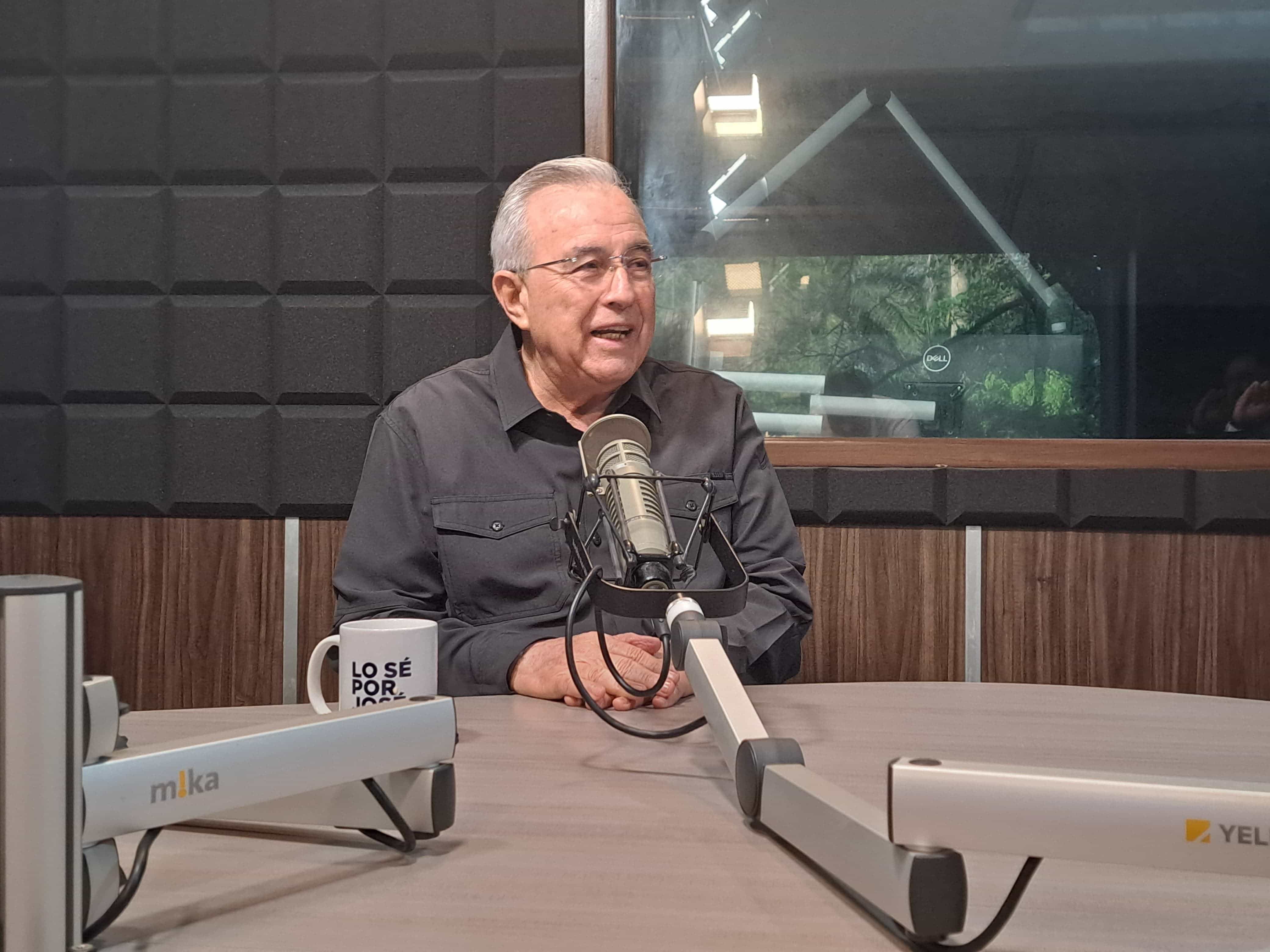 Rubén Rocha Moya en el estudio de Luz Noticias. FOTO: Eduardo Bórquez