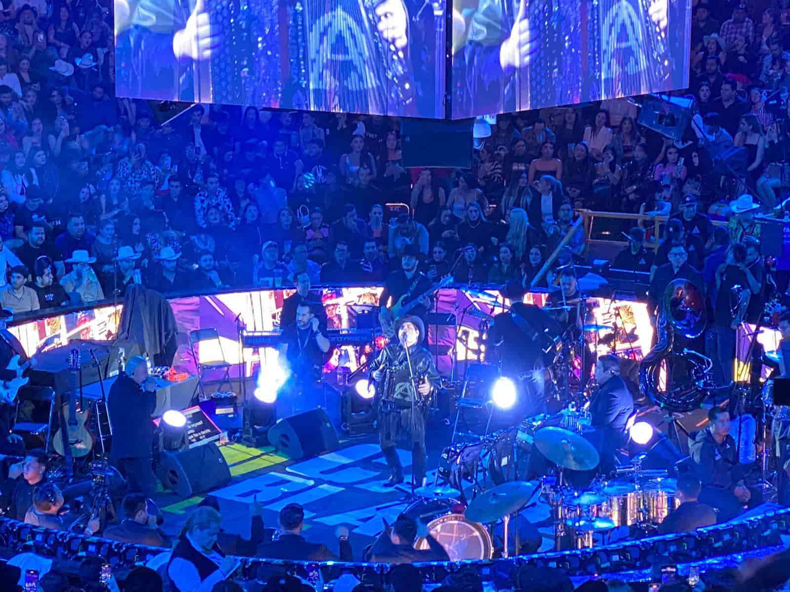 El cantante interpretó sus más grandes éxitos. FOTO: Jesús Astorga