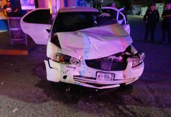 Hombre se pasa un alto y provoca choque; termina lesionado y en el hospital en Guasave