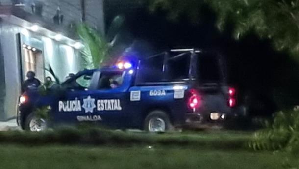 Golpean a una mujer para quitarle una camioneta en la colonia Bachigualato, en Culiacán 