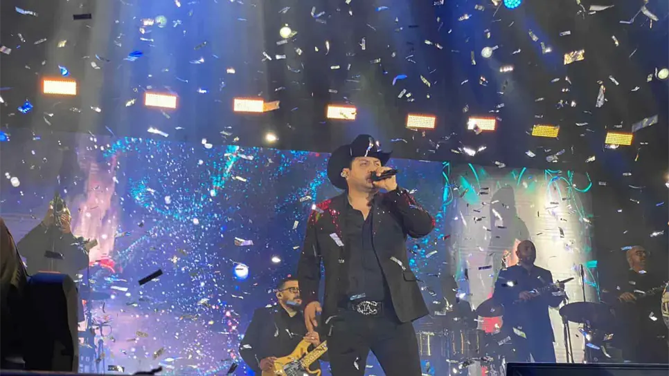 El cantante cautivó a miles de fans durante su presentación. FOTO: Luz Noticias