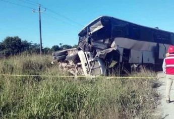 Accidente de autobús de pasajeros deja 6 muertos en Chetumal