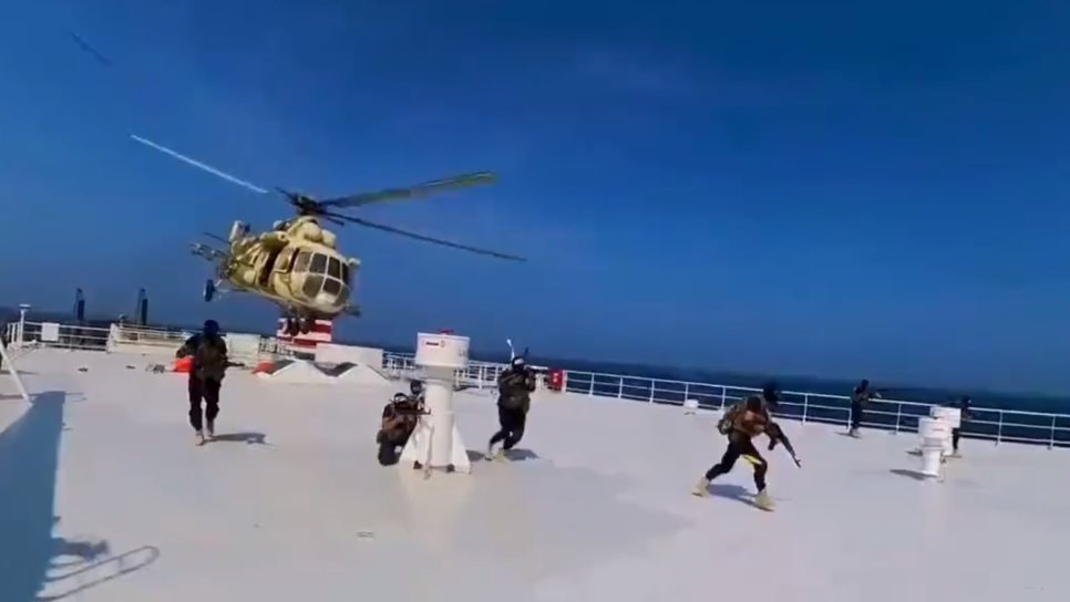 Secuestran barco carguero en el Mar Rojo; dos mexicanos iban a bordo