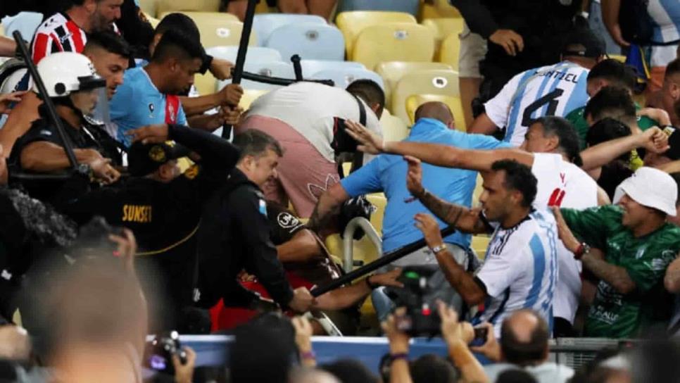 Se suspende juego entre Argentina y Brasil por pelea entre policías y aficionados 