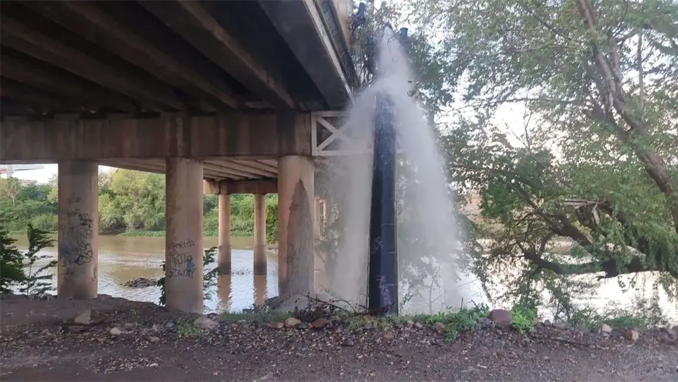 Mega fuga de agua en Culiacán. | FOTO: Cortesía.