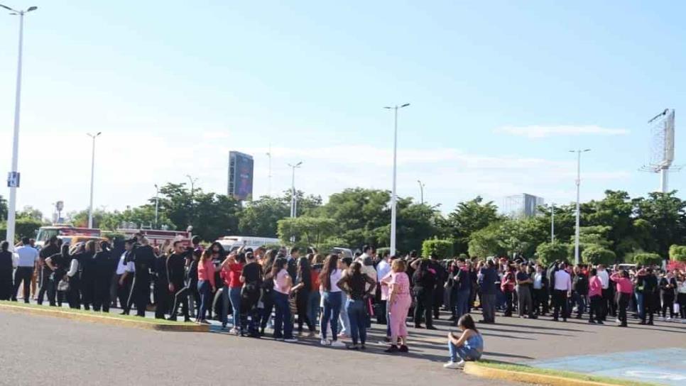 Evacuan a más de dos mil personas en simulacro en la Plaza Fórum, Culiacán