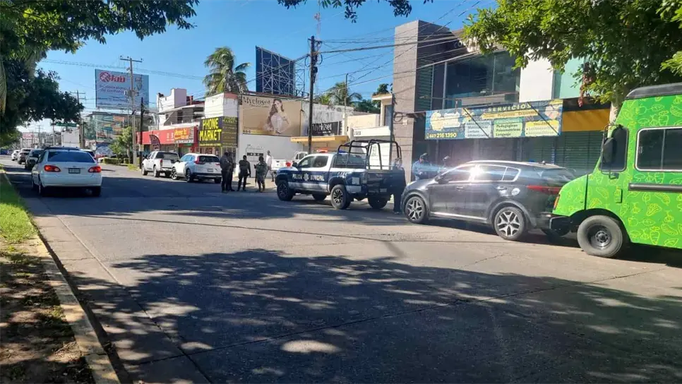 Despojan más de 100 mil pesos a una mujer en la colonia Las Quintas en Culiacán 