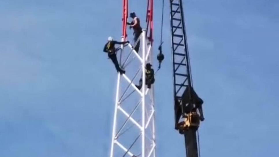 Denuncian contrucción de antena 5g dentro de secundaria en Los Mochis Denuncian contrucción de antena 5g dentro de secundaria en Los Mochis